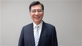 錸寶：鎖定被動式有機發光二極體 避殺價競爭被動式有機發光二極體（OLED）面板廠錸寶科技執行長王鼎章6日在法人說明會表示，生產被動式OLED，卻不生產主動式OLED，以避免與中國殺價競爭。中央社記者潘智義攝　109年8月6日