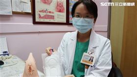 女陰部紅腫痛癢、冒酸臭豆腐渣　醫剪開衛生棉一看傻了（圖／台北醫院提供）