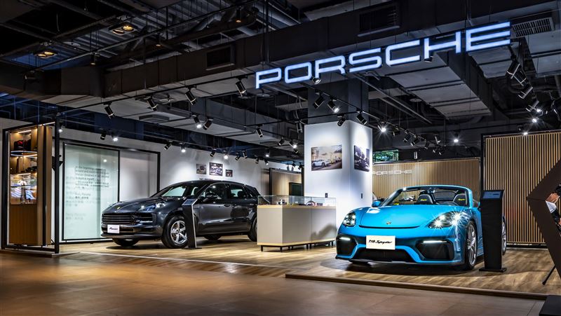青埔影城消費　277萬保時捷開回家
