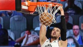 NBA／遭湖賤賣！小將比肩巔峰魔獸
NBA,洛杉磯快艇,Ivica Zubac,洛杉磯湖人,魔獸
翻攝自推特