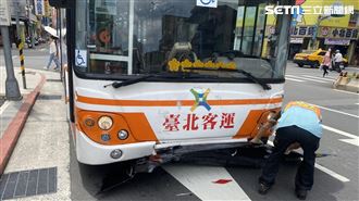 北市公車煞車失靈　猛撞前方百萬名車