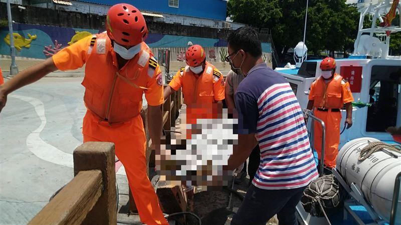 枋寮港外海漂浮屍　上半身赤裸查身分