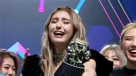 姜丹尼爾 Somi friDay影音提供