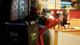 uber eat，美食外送員，黑手兼職養家（記者郭奕均攝影）