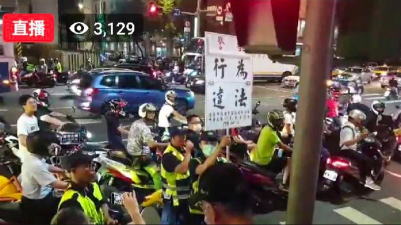 待轉大富翁！機車族怒吼「還我路權」