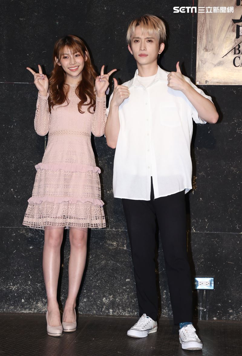 采子「采子喃喃」實體發片老闆邱鋒澤蒞臨現場。（記者邱榮吉/攝影）