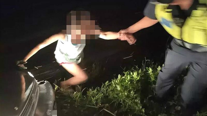 妻未歸夫急報案　她竟連人帶車摔水圳