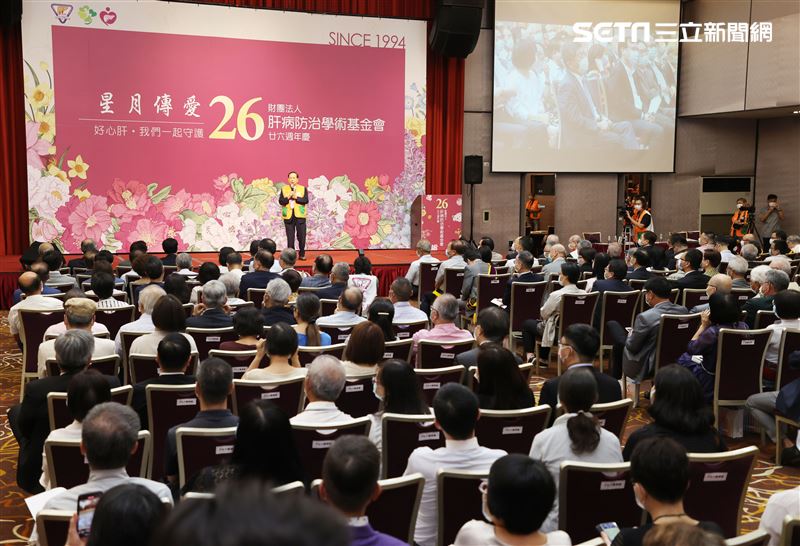 肝基會26周年慶董事長許金川感謝各界善心人士的愛心暖流襄助。（記者邱榮吉/攝影）