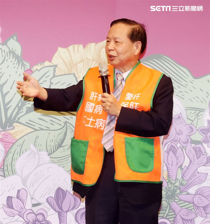 肝基會26周年慶董事長許金川感謝各界善心人士的愛心暖流襄助。（記者邱榮吉/攝影）