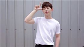 鄧倫，Angelababy（楊穎），黃曉明，車震。（圖／微博）