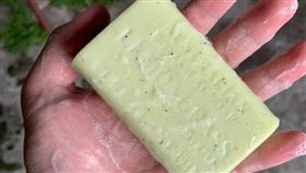 買好市多精油香皂…他洗澡飄出台菜味（圖／翻攝自Costco好市多 商品經驗老實說臉書）