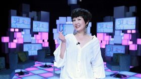 苗可麗上炎亞綸、唐綺陽、Sandy吳姍儒主持公視談話節目《36題愛上你》暢談自己「接受就是一種自由」的人生觀。圖／公視提供