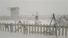 開門直闖玉山氣象站　小編動怒譙山友（圖／翻攝自玉山氣象站粉專）