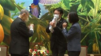 接見不握手　小英森喜朗先交流這個…