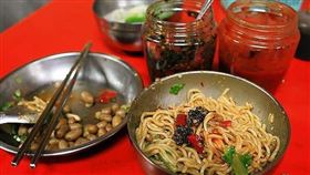 辣椒醬、醬料、小吃。（示意圖／翻攝自爆怨公社）