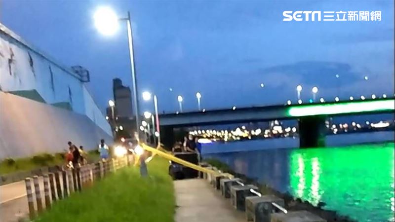 快訊／台北橋下驚見浮屍　警方調查中