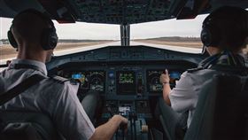 機師 開飛機 薪水（圖／翻攝自pixabay）