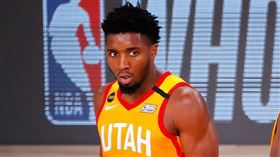 NBA／球星「直播愛愛」！球迷看傻
NBA,猶他爵士,Donovan Mitchell,IG,直播,愛愛,A片
翻攝自推特