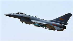 共軍軍機殲11飛越海峽中線（圖／翻攝中國國防部）
