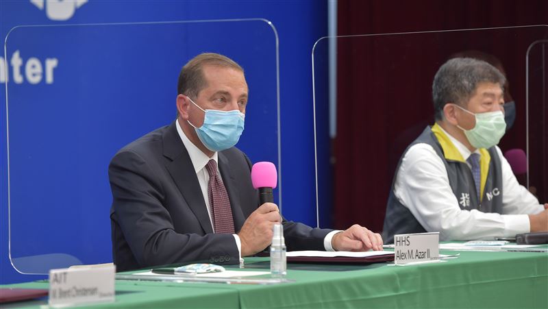 艾薩展幽默　自嘲和阿中有「共通點」