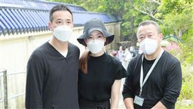 曾志偉（右）與曾國祥、兒媳王敏奕。（圖／翻攝自新浪娛樂微博）