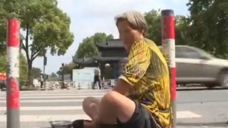 大媽景區乞討20年　已幫兒買車買房