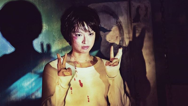 正妹老師遭狂粉綁架…誇張殘虐內幕曝