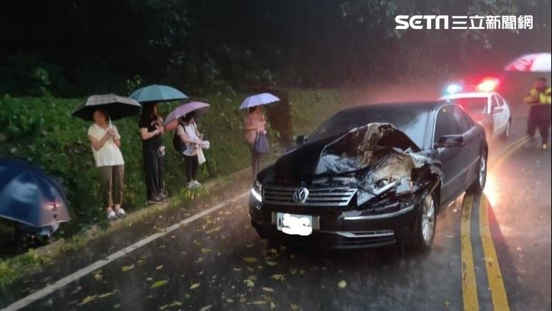 外圍環流雨超大　桃園傳巨石砸中1車