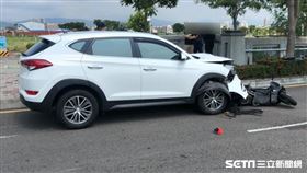 騎士遭捲車底拖行30m／翻攝畫面