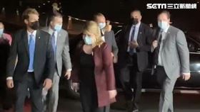 美國衛生部長艾薩，11日晚間參觀故宮。（圖／翻攝畫面）