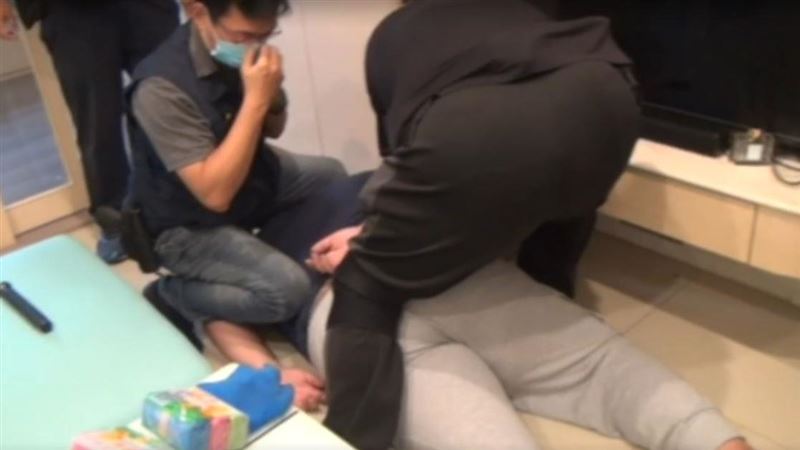 胖男詐財3百萬遭逮　口袋籤詩洩天機