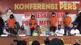 印尼連鎖麵包台商遭殺害棄屍，刑事局國際刑警公布3名在逃犯人的長相及棄屍用的車輛。　翻攝畫面