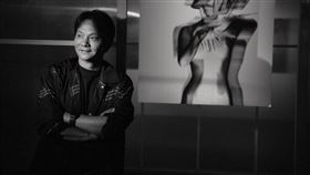 攝影大師林炳存接受《三立新聞網》專訪。（圖／ABOOK STUDIO提供）