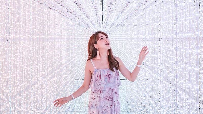 台中夢幻景點！鏡面光影宛如穿梭仙境