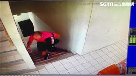 新北市，泰山，慣竊，持刀，壯碩女，翻攝畫面