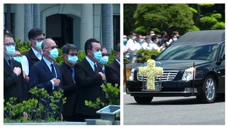 哭了…總統府文武百官向李登輝道別