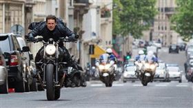 《不可能的任務7》一場機車追逐戲發生爆炸。（圖／翻攝自 IMDb）