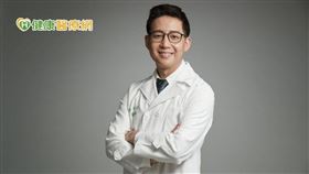 醫師呼籲，若家中長輩有出現失智、失禁或步態不穩的現象，應盡速就醫診治，大幅改善患者生活品質。