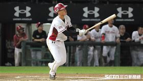 ▲樂天桃猿游擊手林承飛敲出追平比數安打。（圖／記者劉彥池攝影）