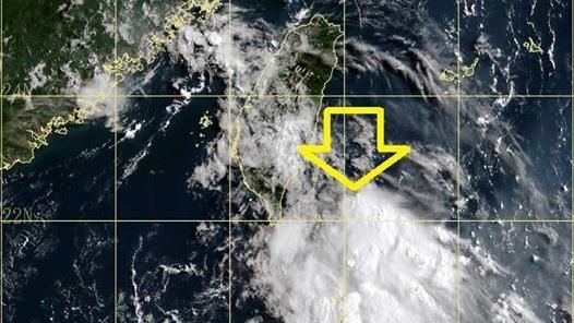 東風波雲系逼近　鄭明典：當心強雷雨