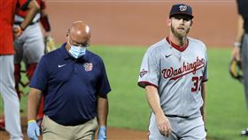 ▲史特拉斯堡（Stephen Strasburg）疑似舊傷復發，先發僅投16球退場。（圖／美聯社／達志影像）