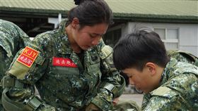 台灣陸軍百人跳傘！臂章驚現「簡體字」　背後原因曝光（圖／翻攝自中華民國陸軍臉書）