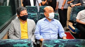 行政院長蘇貞昌16日赴參觀國立台灣博物館鐵道部園區參觀。（圖／行政院提供）