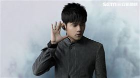 1MORE萬魔近日推出旗艦系列耳機：1MORE真無線主動降噪耳機及1MORE高清降噪圈鐵藍牙耳機PRO版