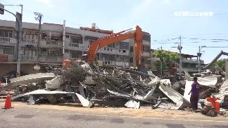 矗立路中11年　員林最牛釘子戶拆除