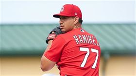 美職／大聯盟初登板　菜鳥慘被4連轟
MLB,美職,聖路易紅雀,菜鳥,震撼教育,4連轟,芝加哥白襪
翻攝自聖路易紅雀、芝加哥白襪官方推特