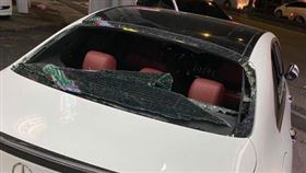 C300賓士被砸，鄉民正義（圖／翻攝自臉書社團爆廢公社）