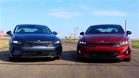 ▲KIA K5 EX對決K5 GT Line（圖／翻攝自TFLnow Youtube）