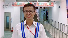 台鐵瑞穗站員被讚最美風景兩性作家小彤（楊美惠）在臉書發文，感謝台鐵瑞穗站的林姓站員，16日晚間協助旅客解決可能趕不上車的難題，並稱讚林姓站員是瑞穗最美風景。經向台鐵查證，這名瑞穗站的站員是林士軒（圖）。（台鐵提供）中央社記者汪淑芬傳真　109年8月18日