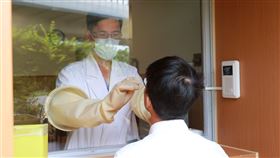 武漢疫情,醫護,台中慈濟醫院,篩檢,急診室,採檢,防護裝備 （翻攝自台中慈濟醫院官網）